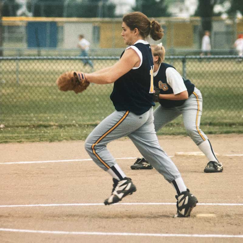 Laura Oldham Pitching O-G Softball, Laura mid-pitch